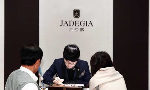 走進台北101玉世家｜日日好文創以現場書寫，累積精品品牌的長期信任