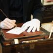 從 Burberry 母親節邀請，到 AI 時代的真人信任價值｜韓玉青的國際品牌書寫設計回顧