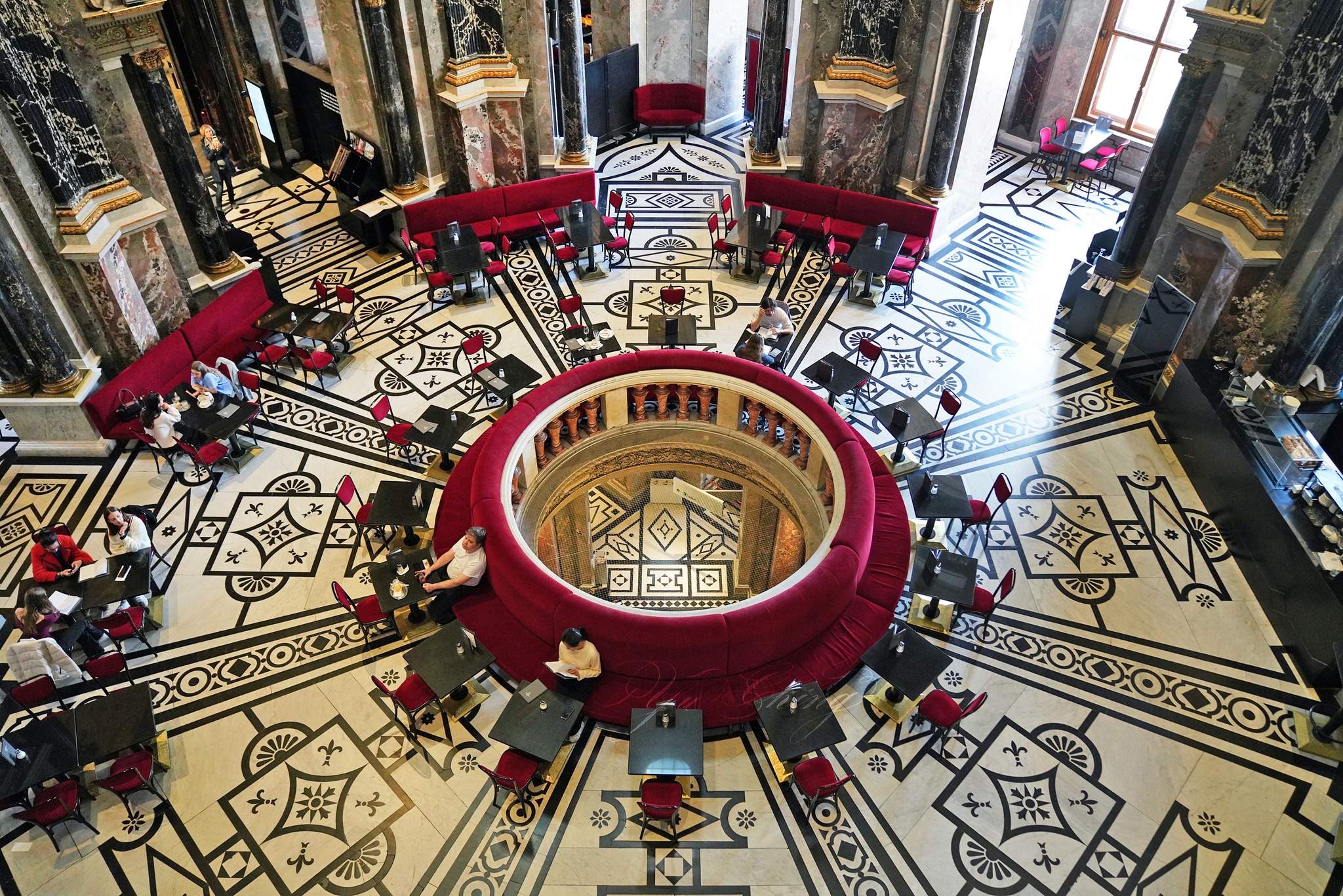 維也納 ▍藝術史博物館 IV 最美咖啡廳  ▍Café im Kunsthistorischen Museum
