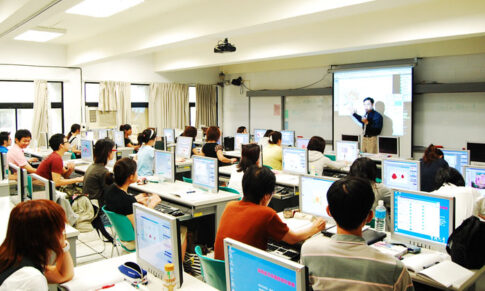 2008金融海嘯後，我在實踐大學教一群失業的大人｜韓玉青的設計教育現場